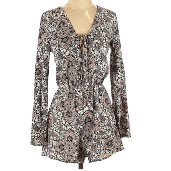 Sans Souci Pants - Sans Souci Paisley Romper size small